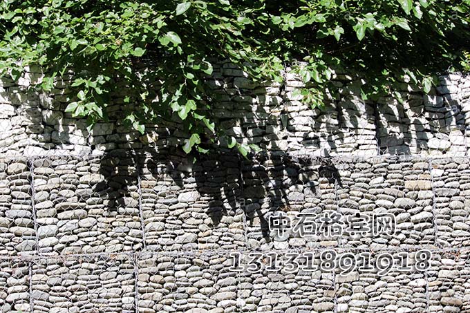 護(hù)岸格賓石籠價(jià)格、生產(chǎn)廠家13131891918 護(hù)岸格賓石籠價(jià)格、生產(chǎn)廠家13131891918